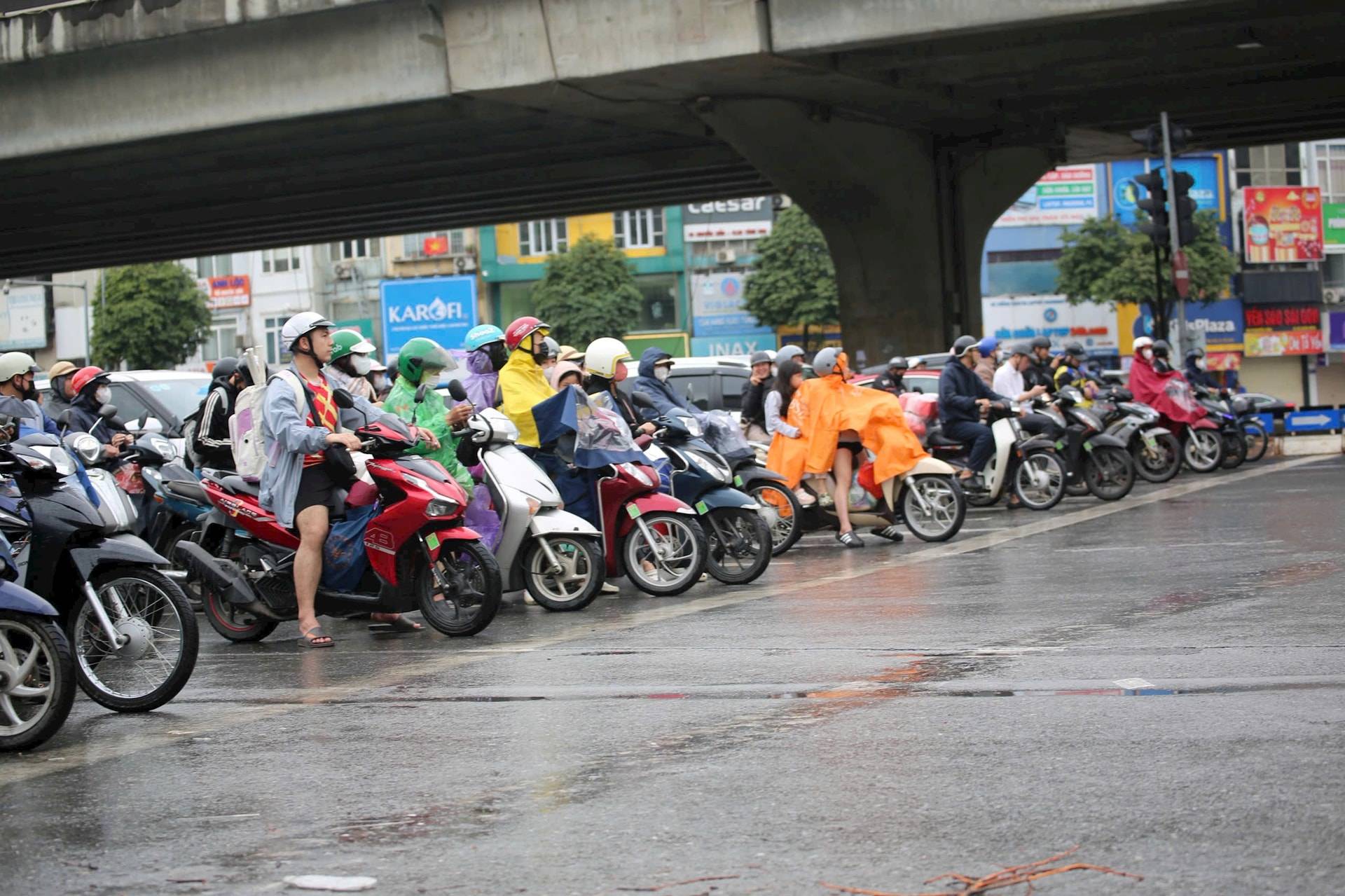 Tiếp tục gìn giữ văn hoá giao thông Thủ đô giao-thong-1.jpg