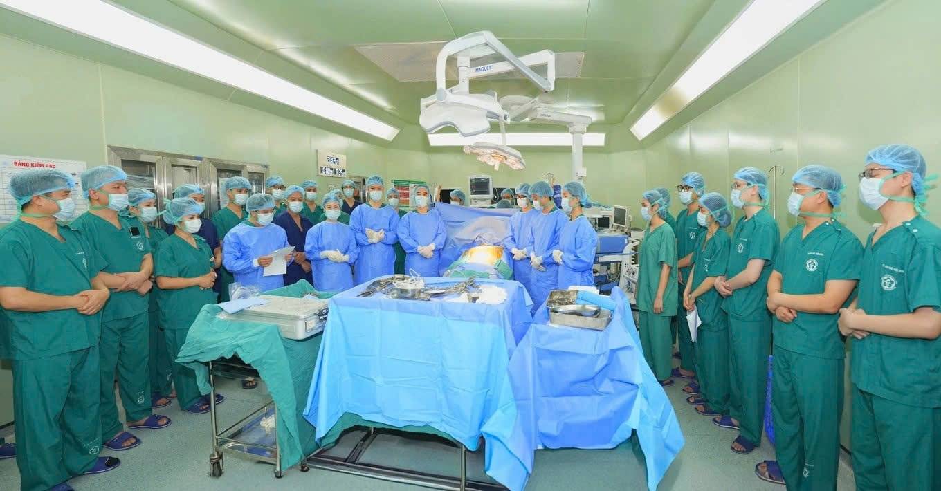 Giúp 8 cuộc đời khác được tái sinh