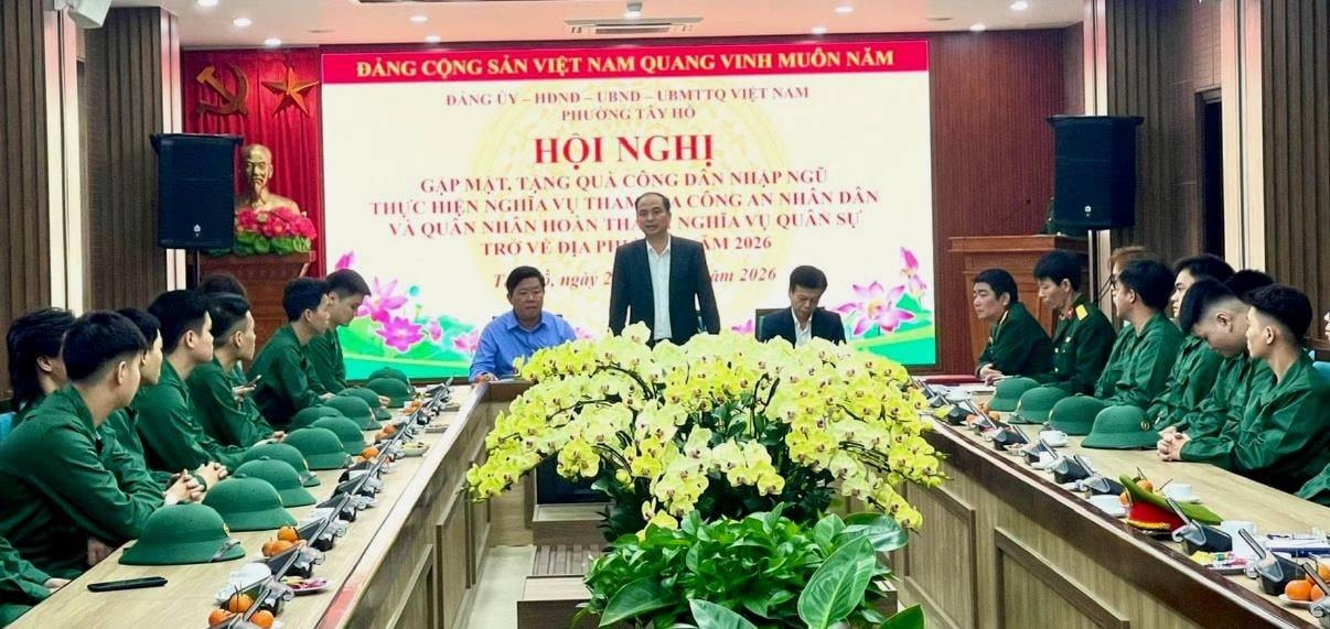 Phường Tây Hồ: Gặp mặt, động viên công dân lên đường nhập ngũ