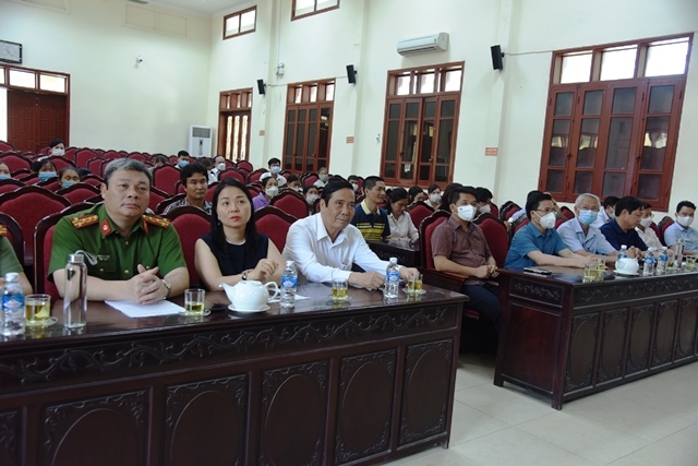 Hỗ trợ 900 triệu đồng cho người dân khó khăn tại huyện miền núi Hương Khê