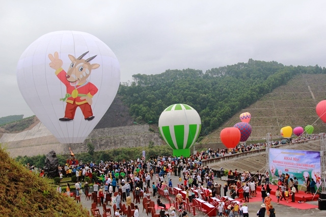 Hà Tĩnh: Tưng bừng buổi lễ bay khinh khí cầu chào mừng SEA Games 31