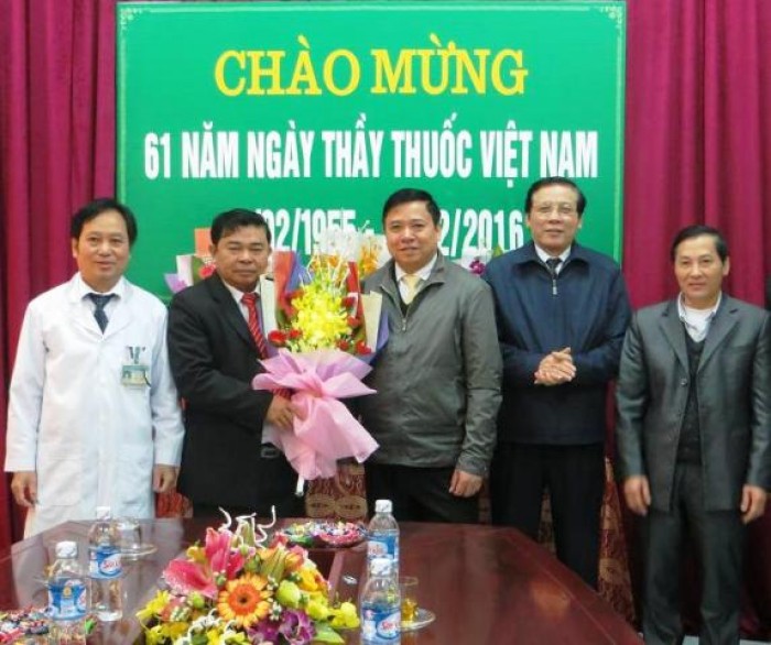 ​LĐLĐ Hà Tĩnh: Chúc mừng nhân kỷ niệm 61 năm Ngày Thầy thuốc Việt Nam
