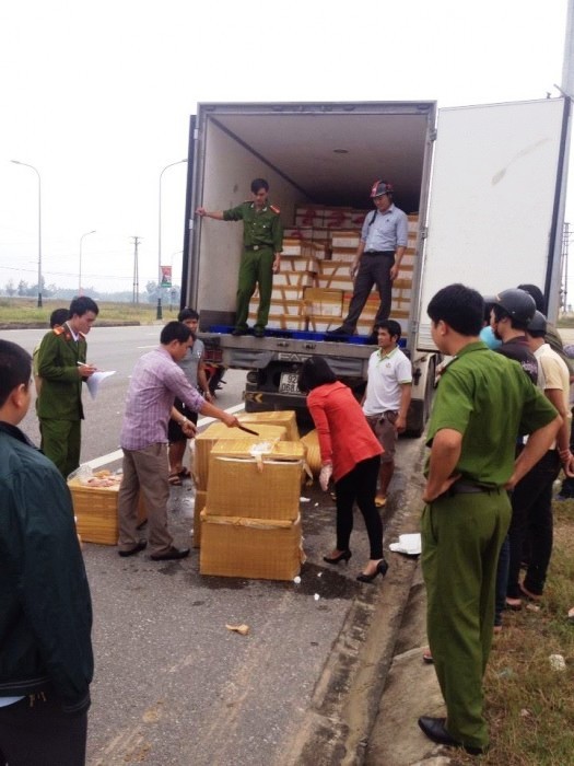 Hà Tĩnh: Bắt giữ xe tải chở 500kg nội tạng thối đi tiêu thụ