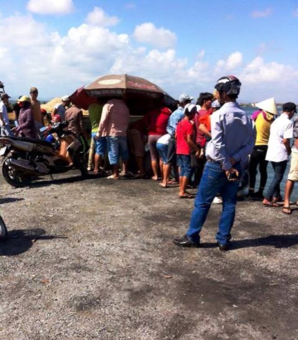 Người dân bắt được cá sủ vàng quý hiếm nặng 2,8kg