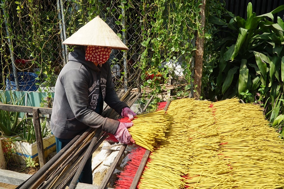 Làng nhang ở thành phố Hồ Chí Minh rực rỡ sắc màu những ngày cận Tết
