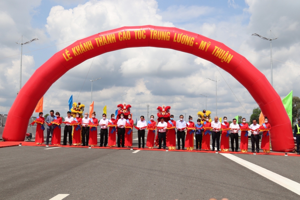 Khánh thành cao tốc Trung Lương - Mỹ Thuận sau 13 năm khởi công