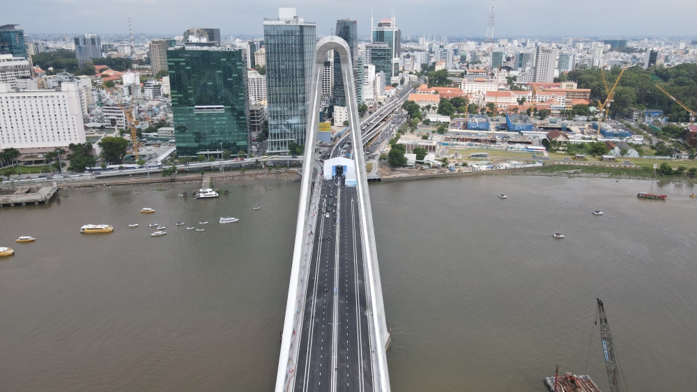 TP.HCM: Chính thức thông xe cầu Thủ Thiêm 2 sau 7 năm thi công