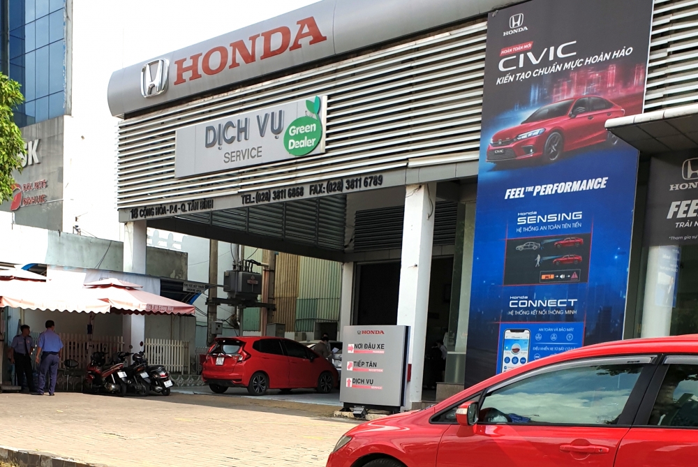 TP.HCM: Bảo vệ cửa hàng Honda đánh gãy tay nhân viên giao xe