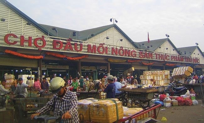 Thành phố Hồ Chí Minh: Phong tỏa thêm 60.000 dân, mở cửa chợ truyền thống