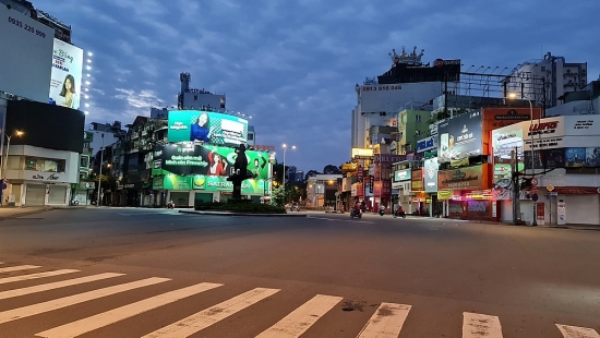 Thành phố Hồ Chí Minh: Từ ngày mai người dân không ra đường sau 18h