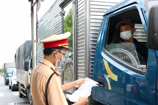 Thành phố Hồ Chí Minh hướng dẫn về vận chuyển hàng hóa lưu thông vào thành phố