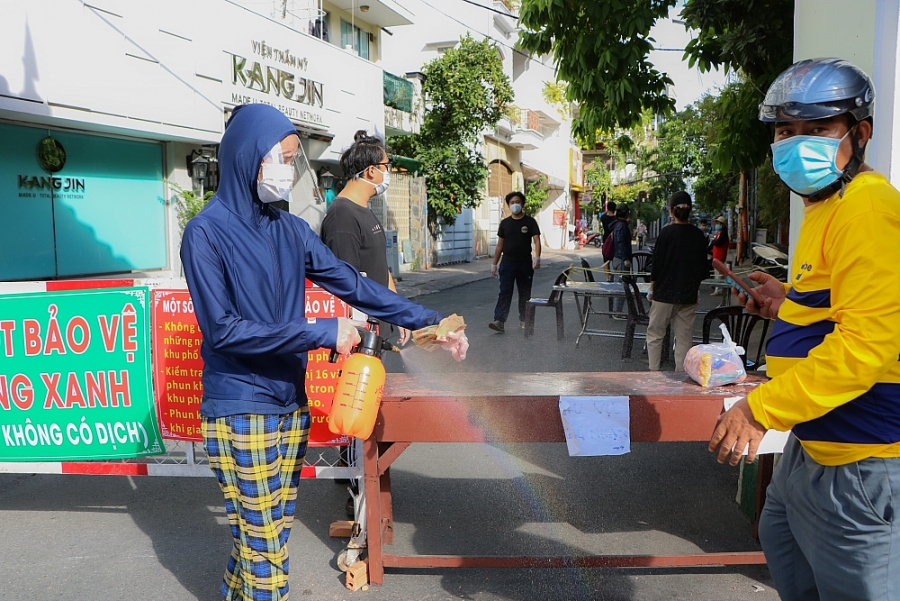 Thành phố Hồ Chí Minh: Tất bật ngăn chặn dịch xâm nhập 'vùng xanh'