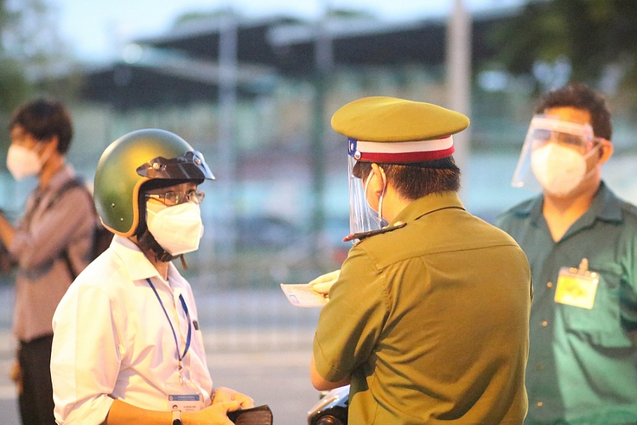 Thành phố Hồ Chí Minh ngày đầu hạn chế ra đường sau 18h: Chỉ một vài trường hợp vi phạm