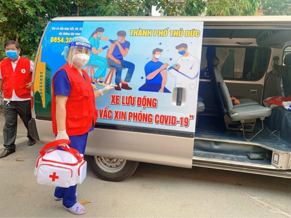 Thành phố Hồ Chí Minh: Ra quân đồng loạt, đẩy mạnh tiêm chủng vắc xin ngừa Covid-19