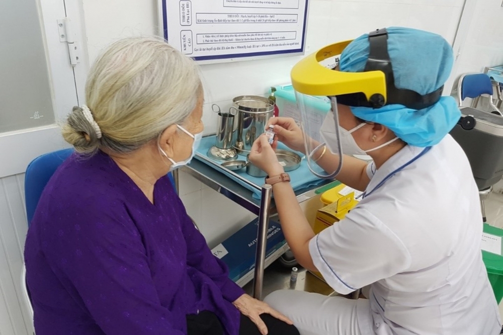 Thành phố Hồ Chí Minh: Bệnh viện Đại học Y dược phản hồi thông tin tiêm vắc xin Covid-19 phải đóng tiền