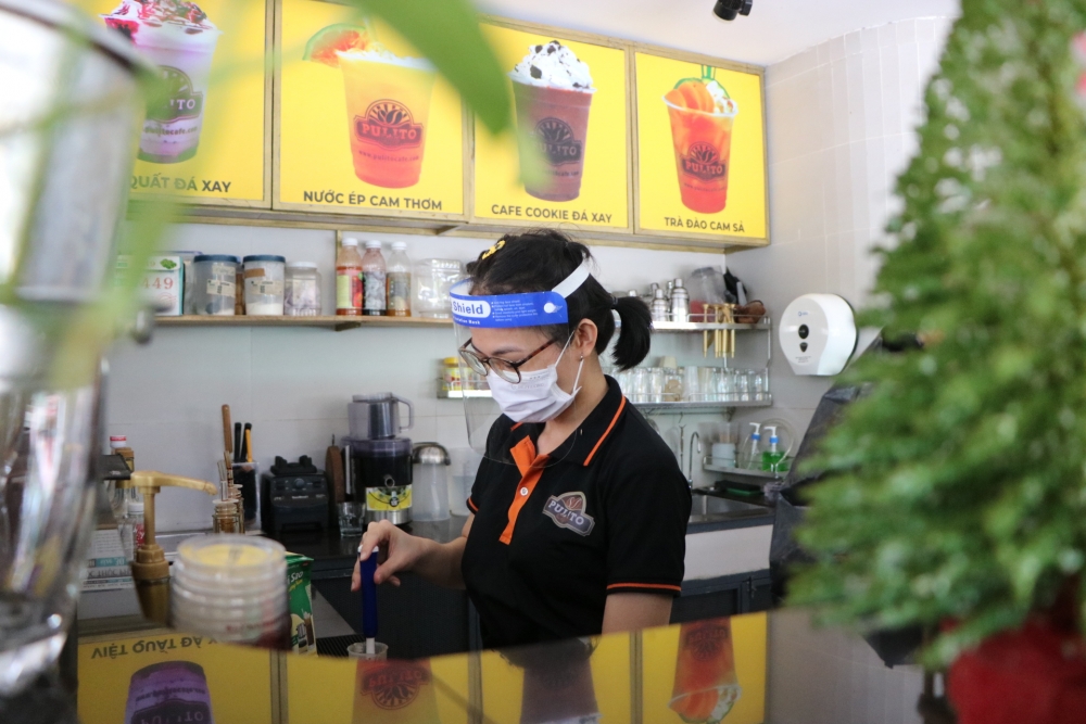 Thành phố Hồ Chí Minh dự kiến cho phép ăn uống tại chỗ từ tuần sau