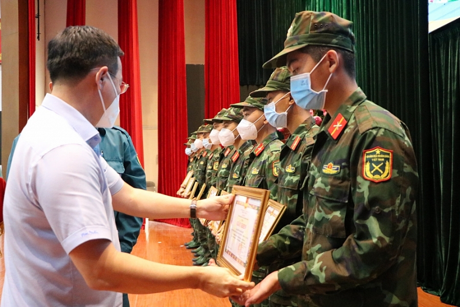 Hơn 200 học viên sĩ quan Lục quân 2 hoàn thành nhiệm vụ hỗ trợ phòng, chống dịch tại thành phố Hồ Chí Minh
