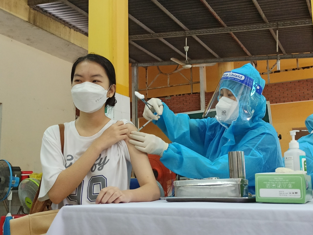 Ngày đầu tiên tiêm vắc-xin Covid-19 cho trẻ em ở thành phố Hồ Chí Minh