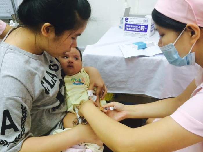 Trẻ đã tiêm vắc-xin dịch vụ có thể tiêm Quinvaxem miễn phí