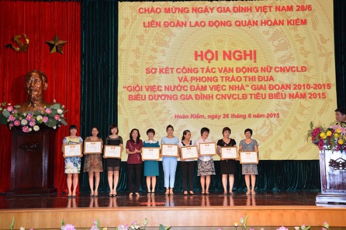 LĐLĐ quận Hoàn Kiếm: Thiết thực chăm lo cho lao động nữ