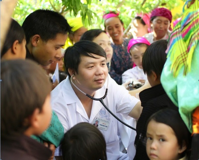 Để bác sĩ trẻ tình nguyện về với thôn, bản: Cần có hướng đi lâu dài