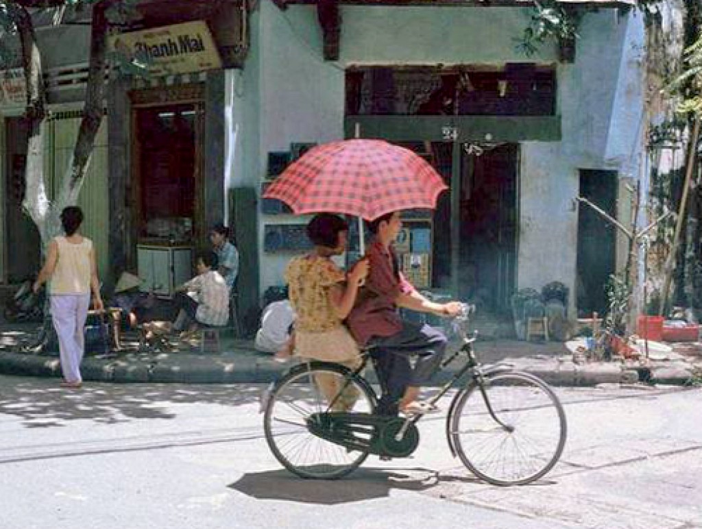 Những ký ức đẹp về Hà Nội sẽ không thể thiếu chiếc xe đạp đầy thân quen. Hãy cùng khám phá những hình ảnh tuyệt đẹp về thủ đô với những chiếc xe đạp thân yêu của chúng ta.