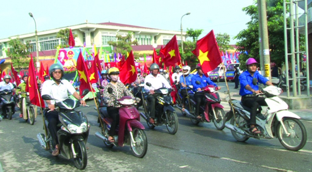 ung hoa thi xe tuyen truyen luu dong chao mung bau cu