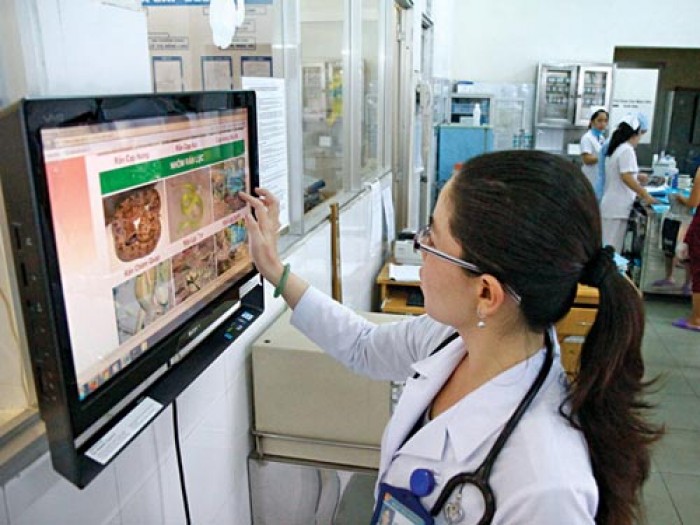 Đưa công nghệ thông tin vào công tác khám chữa bệnh
