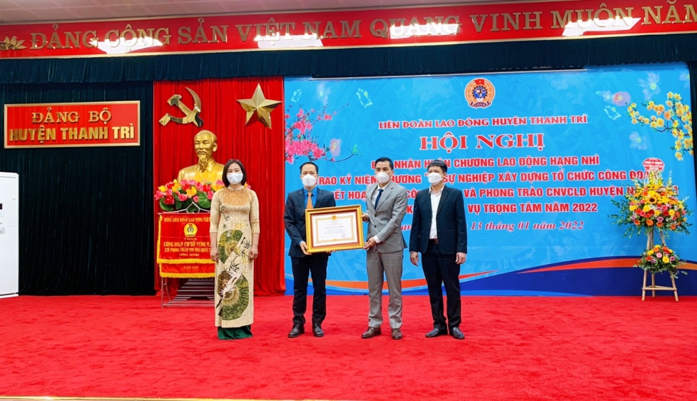 LĐLĐ huyện Thanh Trì vinh dự đón nhận Huân chương Lao động hạng Nhì