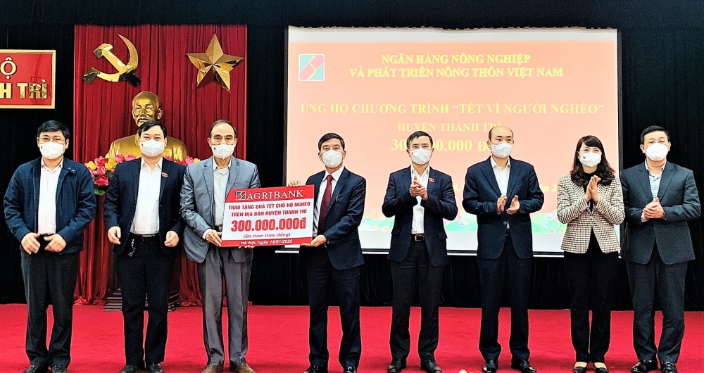 Huyện Thanh Trì tiếp nhận ủng hộ chương trình "Tết vì người nghèo" và bàn giao nhà Đại đoàn kết