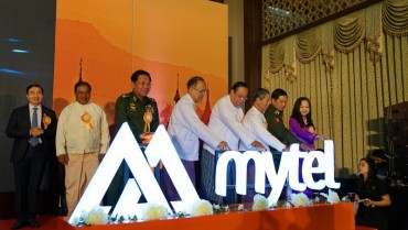 Viettel tại Myanmar thực hiện thành công cuộc gọi đầu tiên