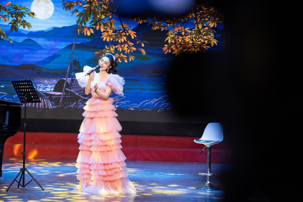 Ca sĩ Kim Huyền Sâm: Âm nhạc là món quà tinh thần gửi tới khán giả