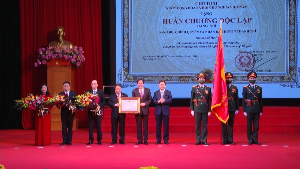 Huyện Thanh Trì đón nhận Huân chương Độc lập hạng Nhì