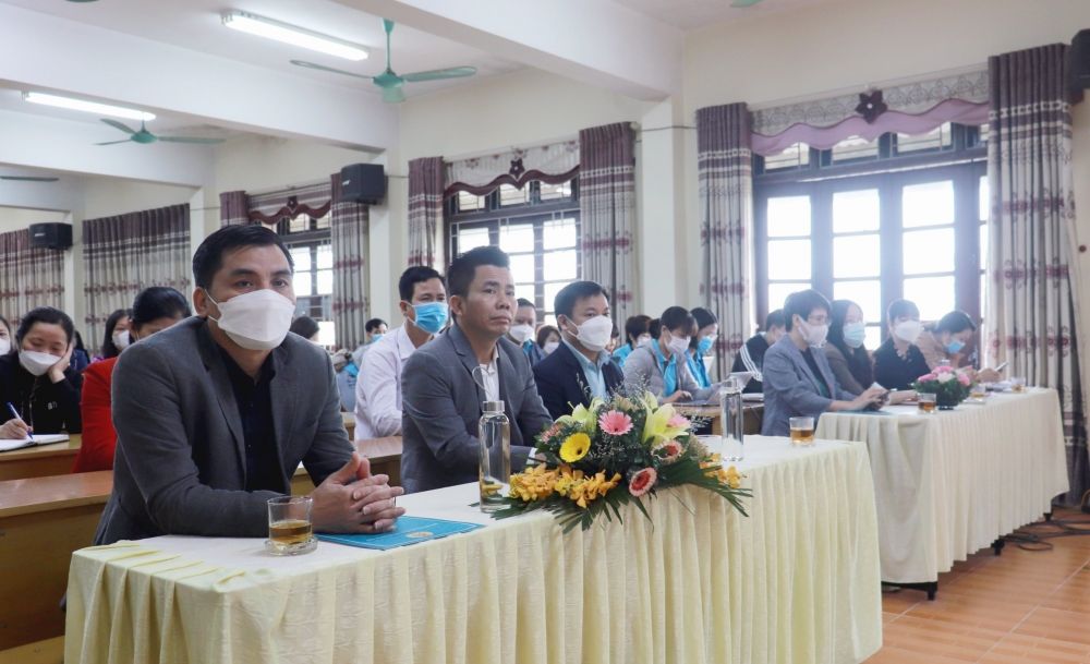 Trực tuyến hình ảnh: Đối thoại về chế độ, chính sách mới với người lao động