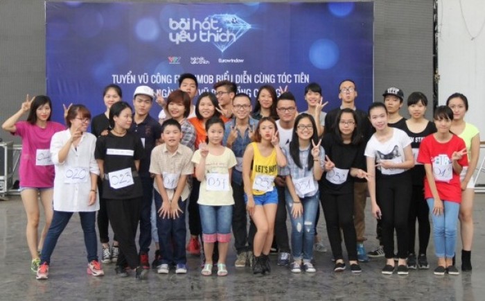 Sôi động buổi casting chọn vũ công nhảy flashmob cùng ca sĩ Tóc Tiên