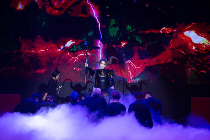 Khán giả đứng tim khi xem cảnh ma mị trong “Maleficent” phiên bản Việt
