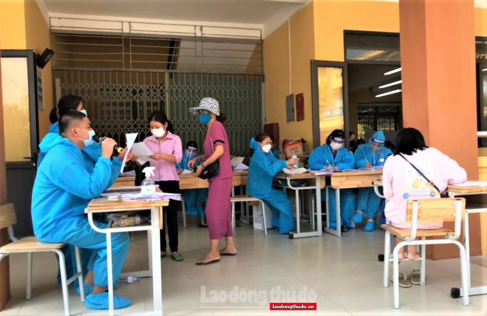 Gần 1.000 cán bộ, giáo viên huyện Thanh Trì tham gia phòng, chống dịch