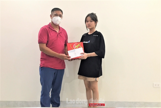 LĐLĐ huyện Thanh Trì tặng quà Trung thu và trao học bổng cho con CNVCLĐ vượt khó