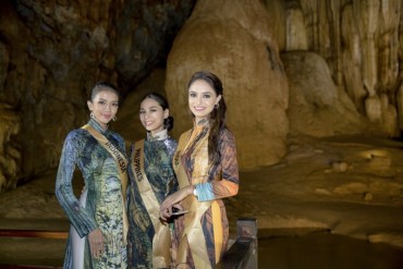 Top 20 hoa hậu Hoà bình Quốc tế lộng lẫy trong áo dài Việt Nam