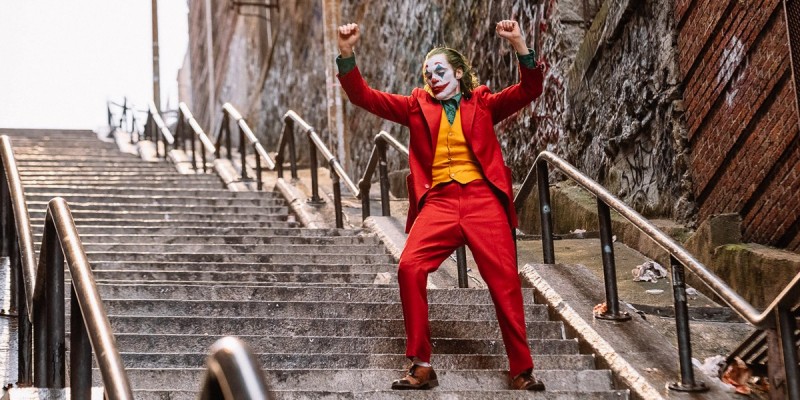 Siêu phẩm "Joker" càn quét doanh thu phòng vé cuối tuần