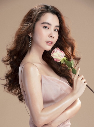 Hoa hậu Huỳnh Vy đẹp rạng ngời trong bộ ảnh đầy khí chất