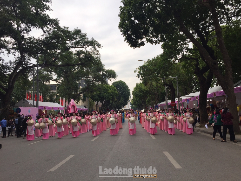 Rực rỡ Lễ hội áo dài “Hương sắc Tràng An”