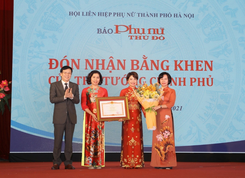 Báo Phụ nữ Thủ đô: Ra mắt báo điện tử và đón nhận Bằng khen của Thủ tướng Chính phủ