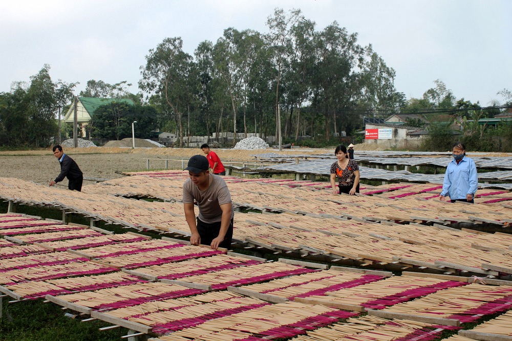 Nghệ An: Làng nghề làm hương thảo mộc vào Xuân