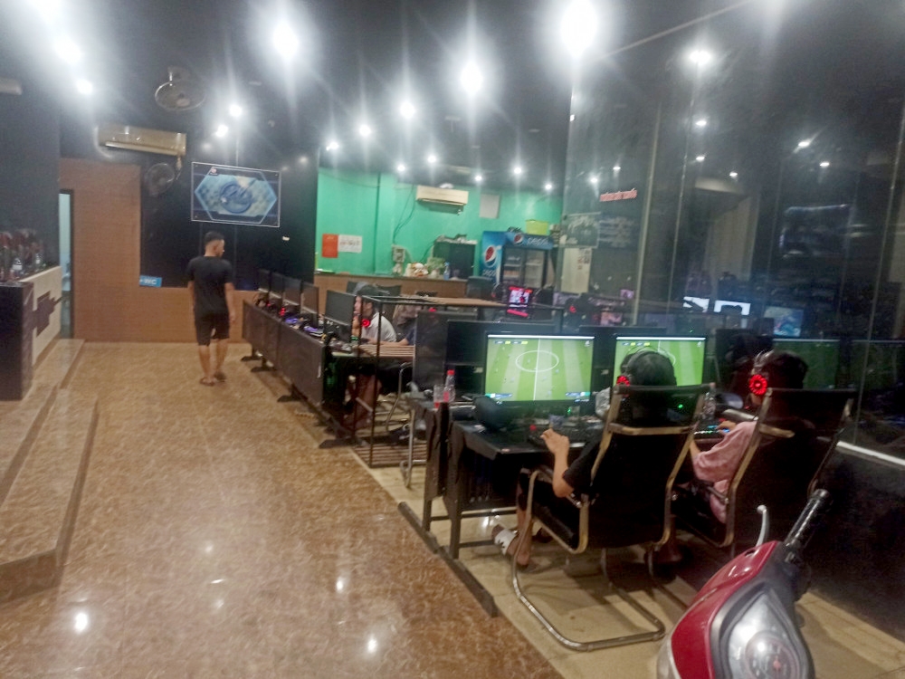Bất chấp dịch bệnh, 2 quán game online ở Hà Tĩnh vẫn lén lút hoạt động