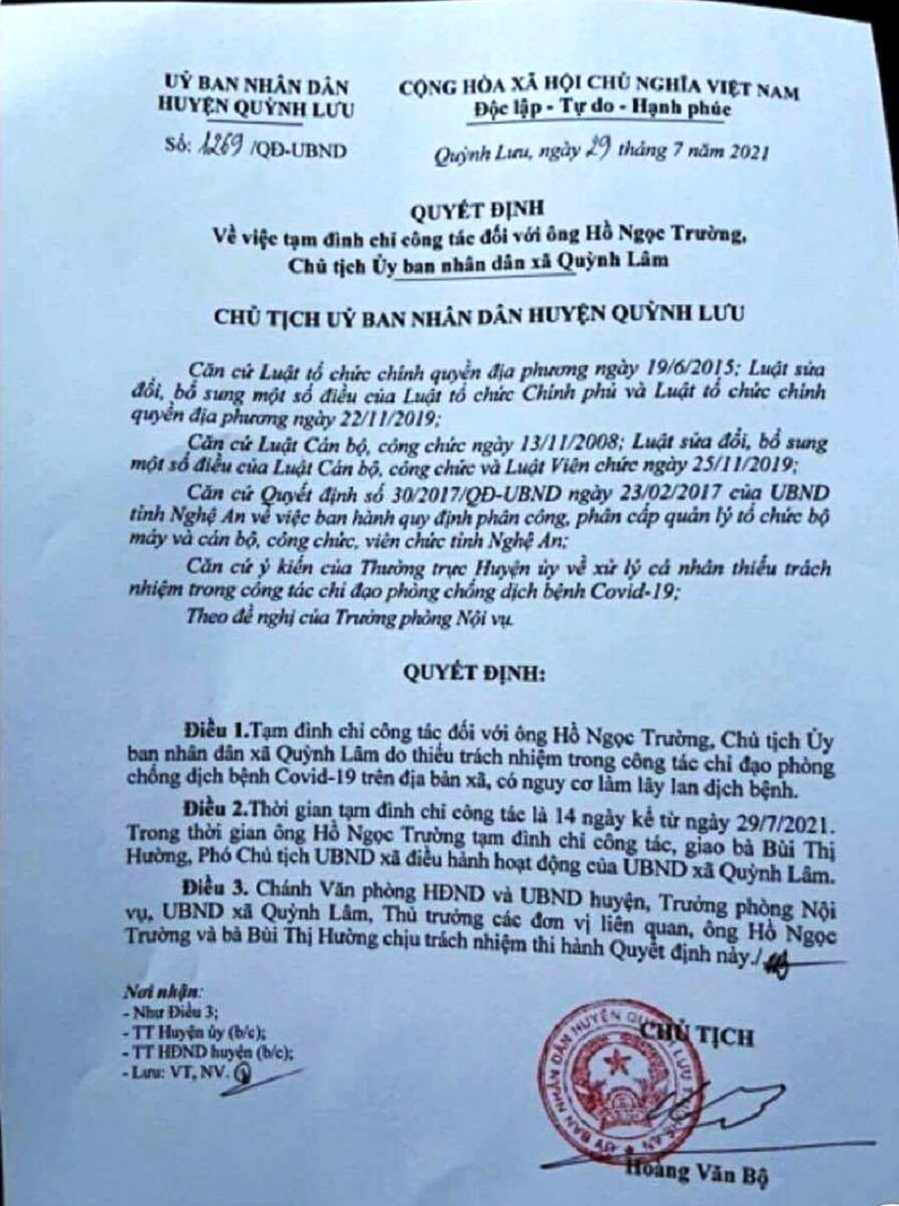 Nghệ An: Cho phép F1 về nhà thăm vợ con, một chủ tịch xã bị tạm đình chỉ công tác