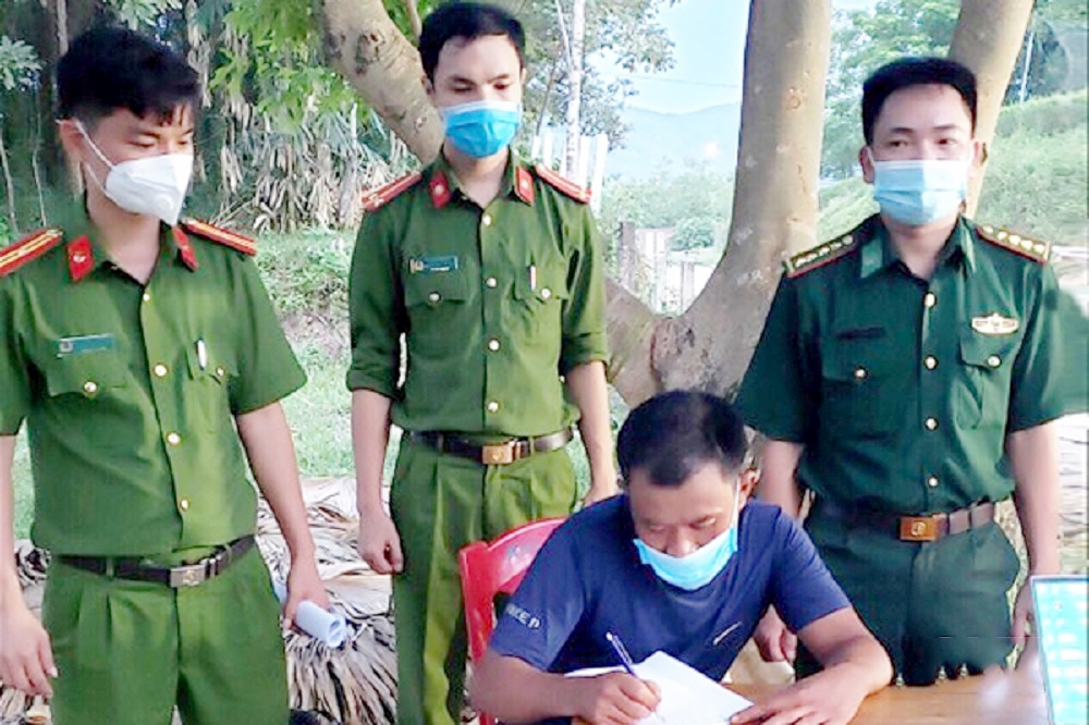 Hà Tĩnh: Triệu tập đối tượng tung tin giả có xe quân sự đón công dân từ vùng dịch về quê