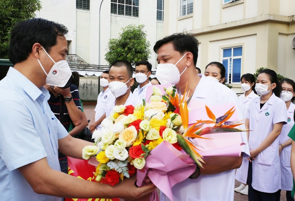 Lần thứ 2, tỉnh Hà Tĩnh cử 32 cán bộ y tế  lên đường vào Bình Dương hỗ trợ chống dịch