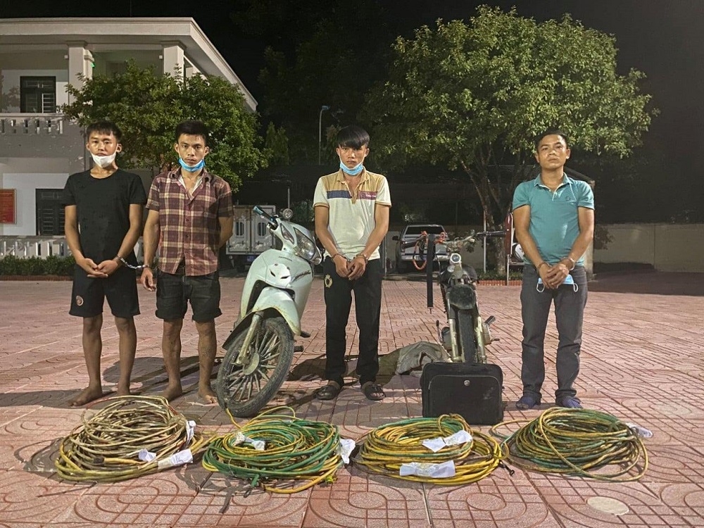 Nghệ An: Bắt giữ nhóm đối tượng chuyên cắt trộm dây chống sét của 31 trạm phát sóng viễn thông