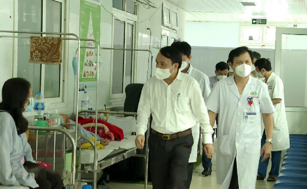 Xuất hiện chùm ca bệnh, phong toả 8 khoa của Bệnh viện Hữu nghị Đa khoa Nghệ An